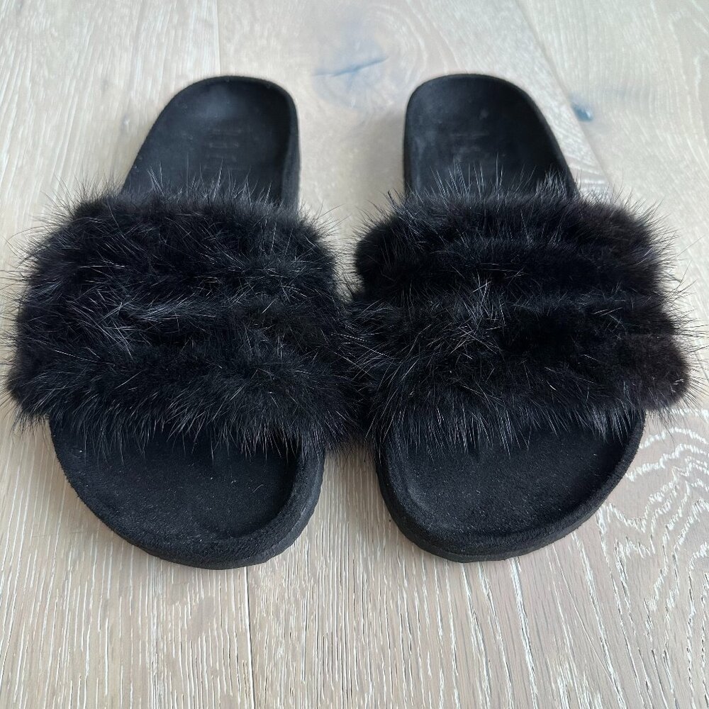 NWOT Luxurious Real Fur Slides